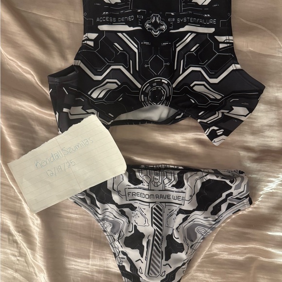 Freedom Rave Wear Set - Picture 1 of 3